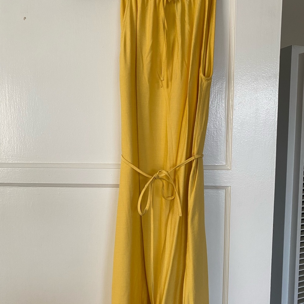 NWT yellow maxi dress w/ pockets.